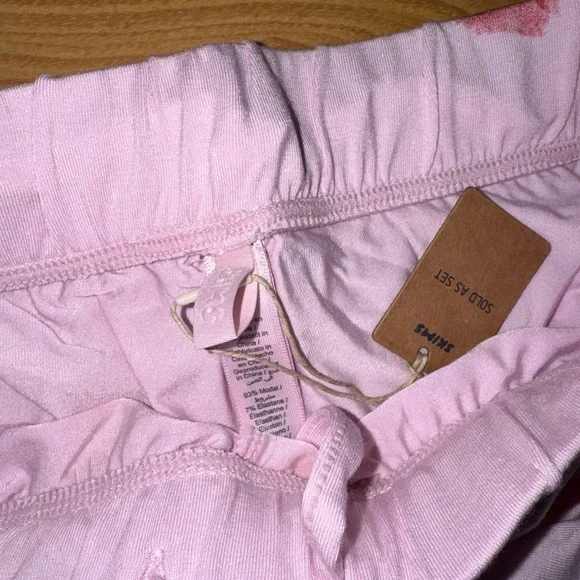 SKIMS Valentines Day 2024 Lip Print Pajama Set size XS - Picture 3 of 12